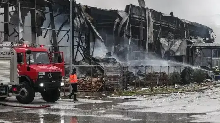 Tűz ütött ki egy közép-görögországi élelmiszerüzemben, többen meghaltak