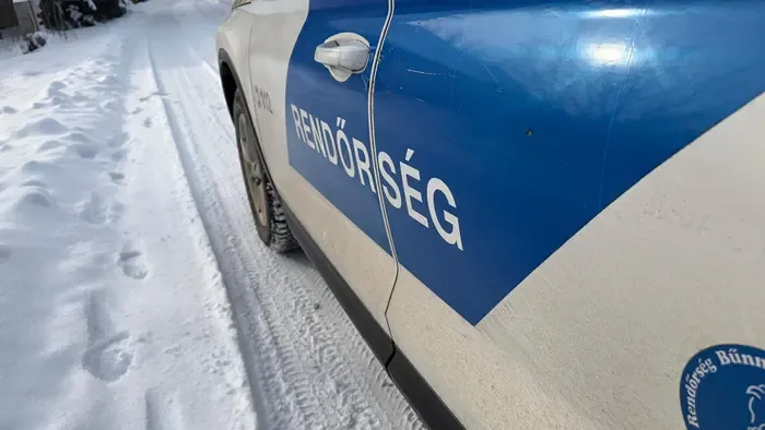 Vérző férfit találtak egy járdán Gyöngyösön, mentő sietett a helyszínre