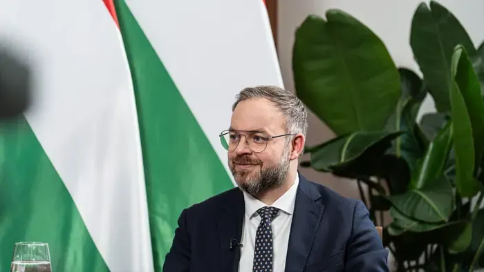 Orbán Balázs: Magyarországnak minden erejével ki kell maradnia a háborúból