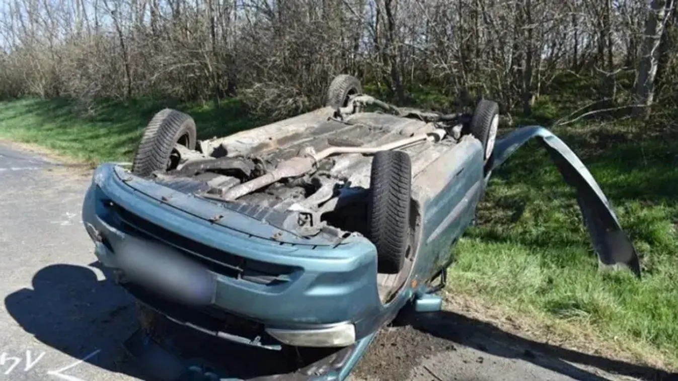 Embercsempészés közben borult fel az autó – rendőrök elől menekült