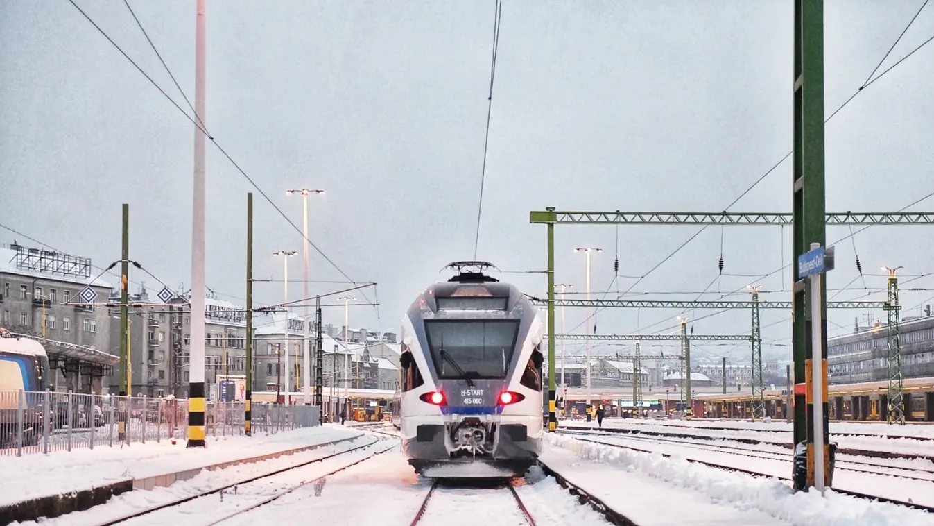 Lázár: nem tapasztalható fennakadás a vonatok közlekedésében