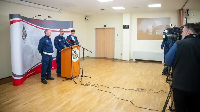 Operatív törzs: az egészségügy és az oktatás is zavartalanul működik