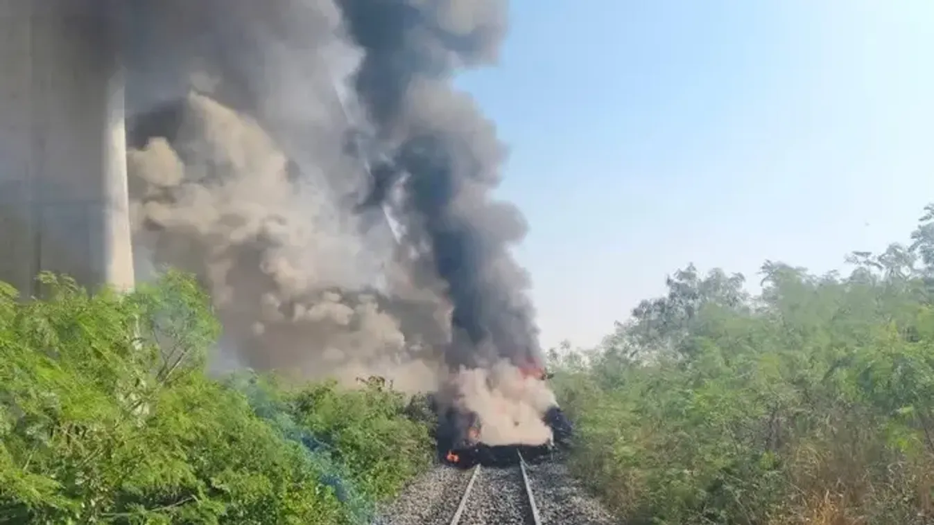Leomlott egy daru, többen megsérültek