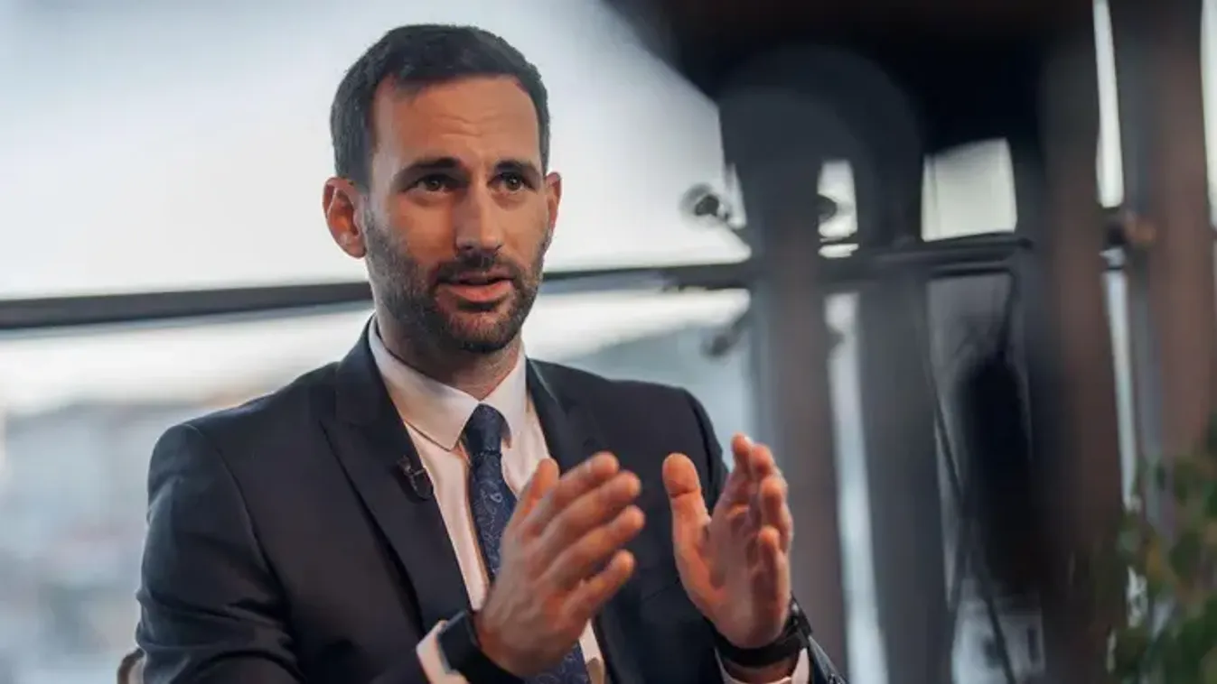 NGM-szóvivő: óriási siker a vidéki otthonfelújítási program