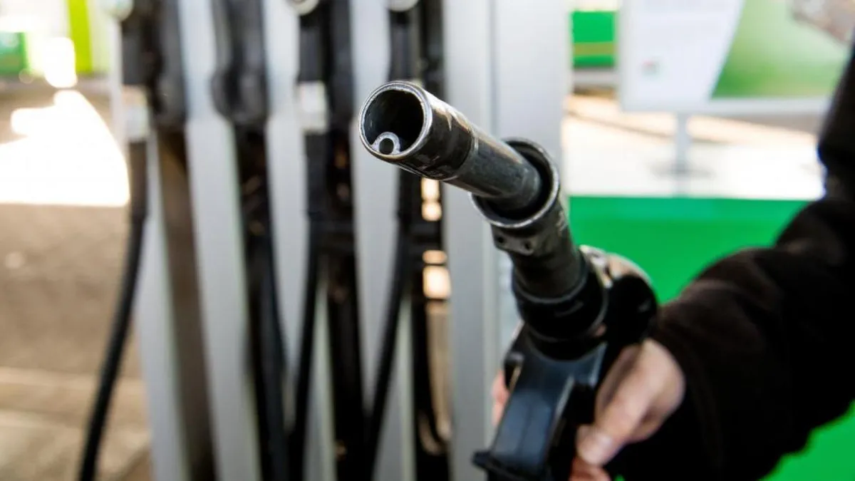 Megkezdődtek a tüntetések az üzemanyagárak emelkedése miatt Európa-szerte