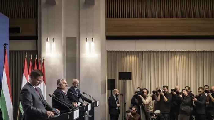 Orbán Viktor: a brüsszeli és a magyar út között kell választani idén