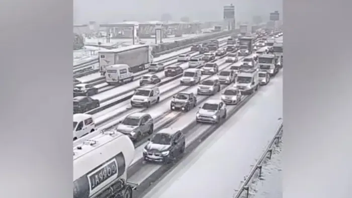 Országok bénultak meg a hó miatt Európában, Magyarország működnek a közszolgáltatások