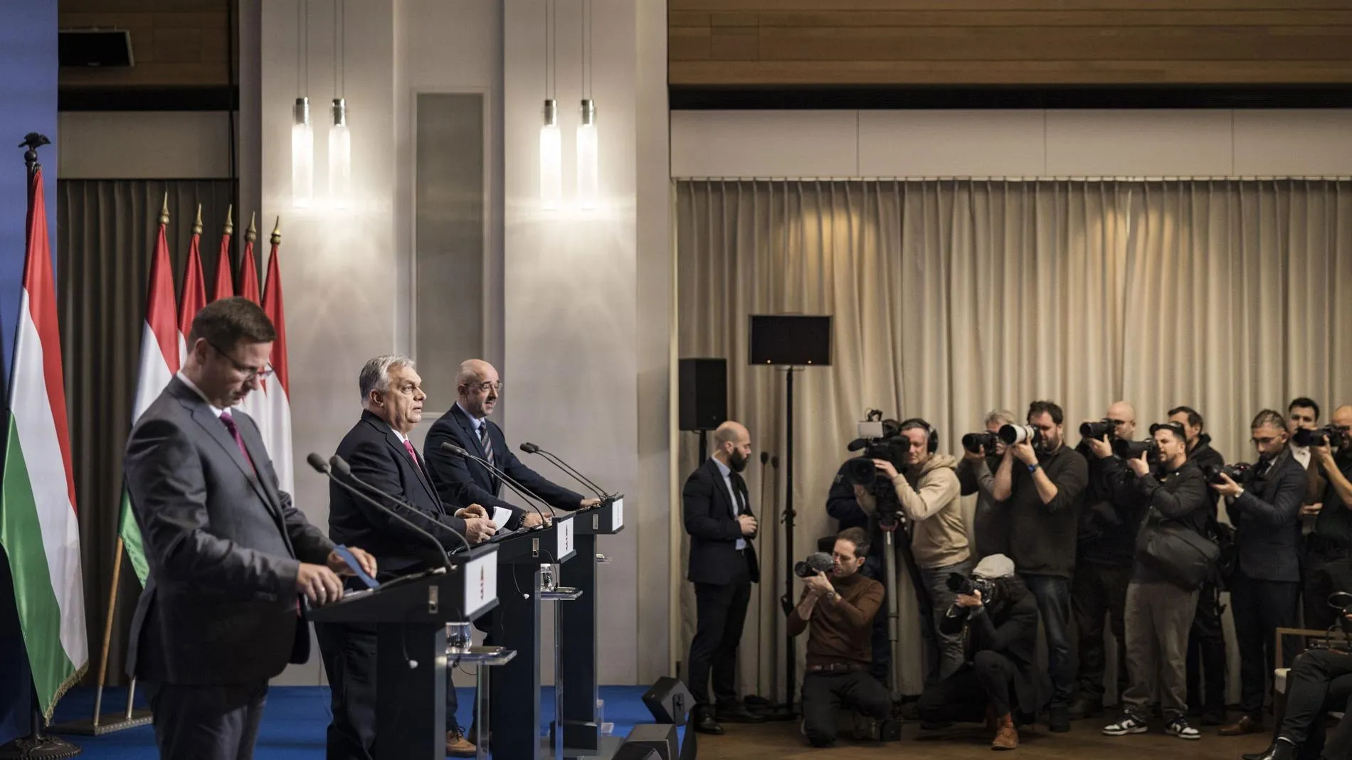 Orbán Viktor: a brüsszeli és a magyar út között kell választani idén