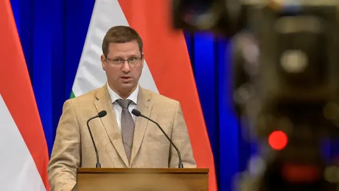 Januárban több ágazatban is béremelések jönnek – Gulyás Gergely részleteket árult el