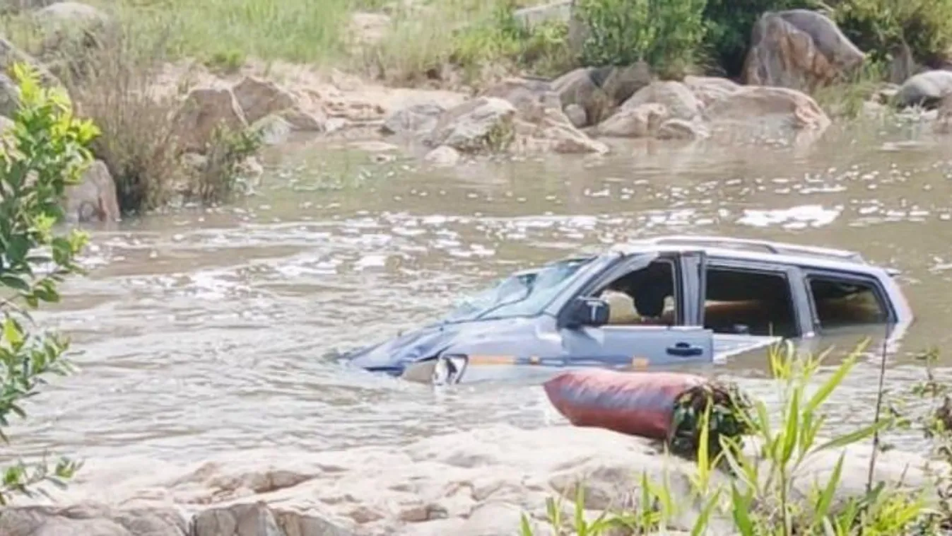 Kilenc embert keresnek egy új-zélandi földcsuszamlás után, amelyet a rekordeső okozott egy kempingben