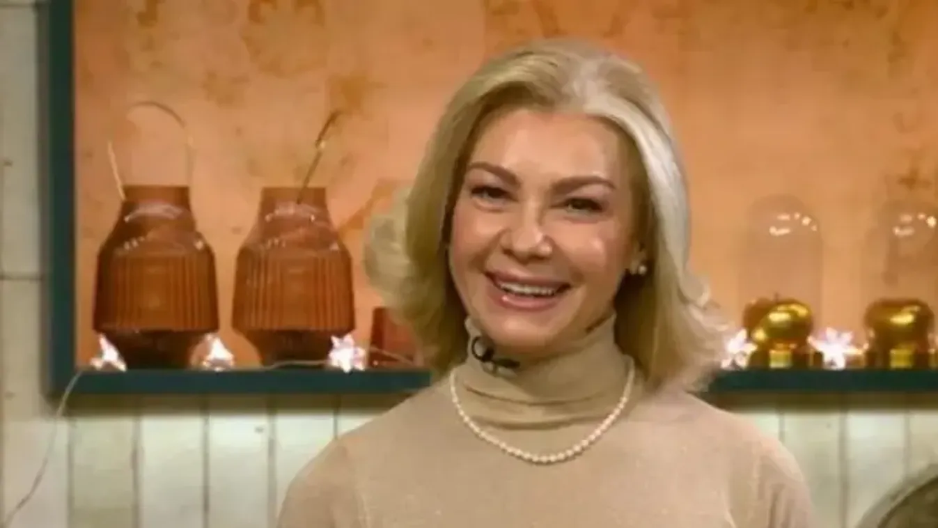 Falatnyi bikiniben Barta Sylvia, a hóban köszöntötte az új évet