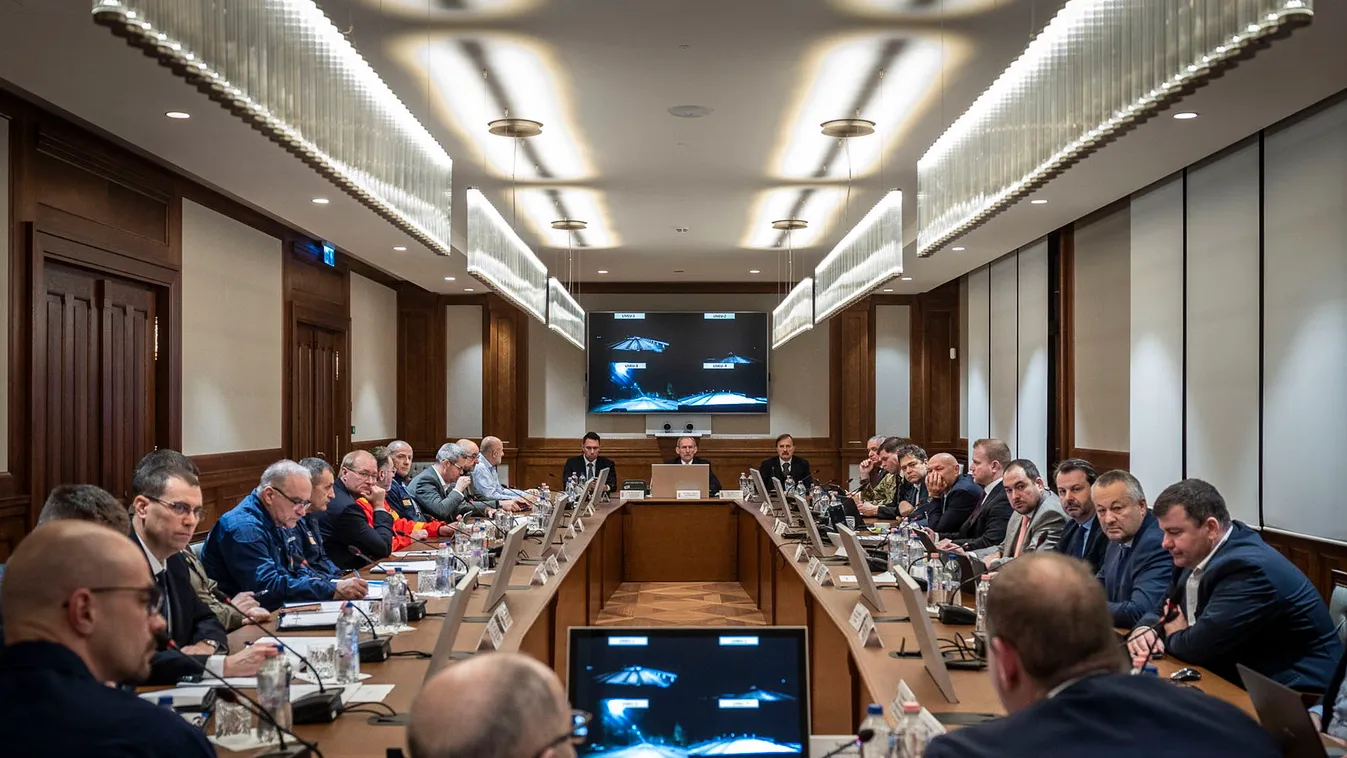 Orbán Viktor: jelentős erőkkel folyik a védekezés az extrém hóhelyzet miatt