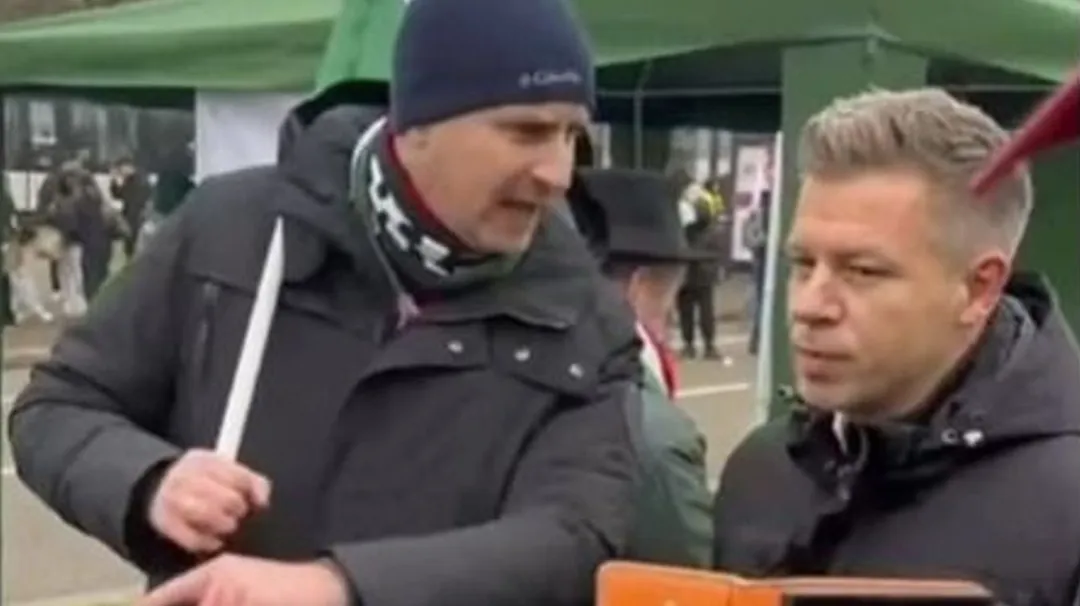 Az újfent Brüsszel mellé állt Magyar Péter és a strasbourgi gazdatüntetés egyik résztvevője