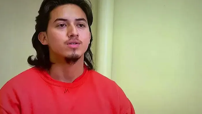 Élőben közvetítette a katona, ahogy kivégezi apját és mostohaanyját