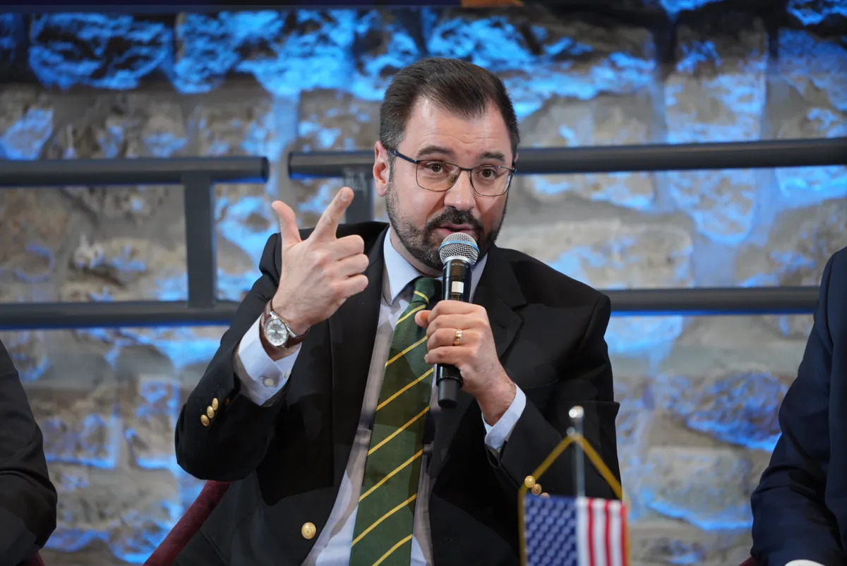 Szánthó Miklós szerint nagyon fontos, hogy az emberek kitöltsék és visszaküldjék a nemzeti petíció íveit