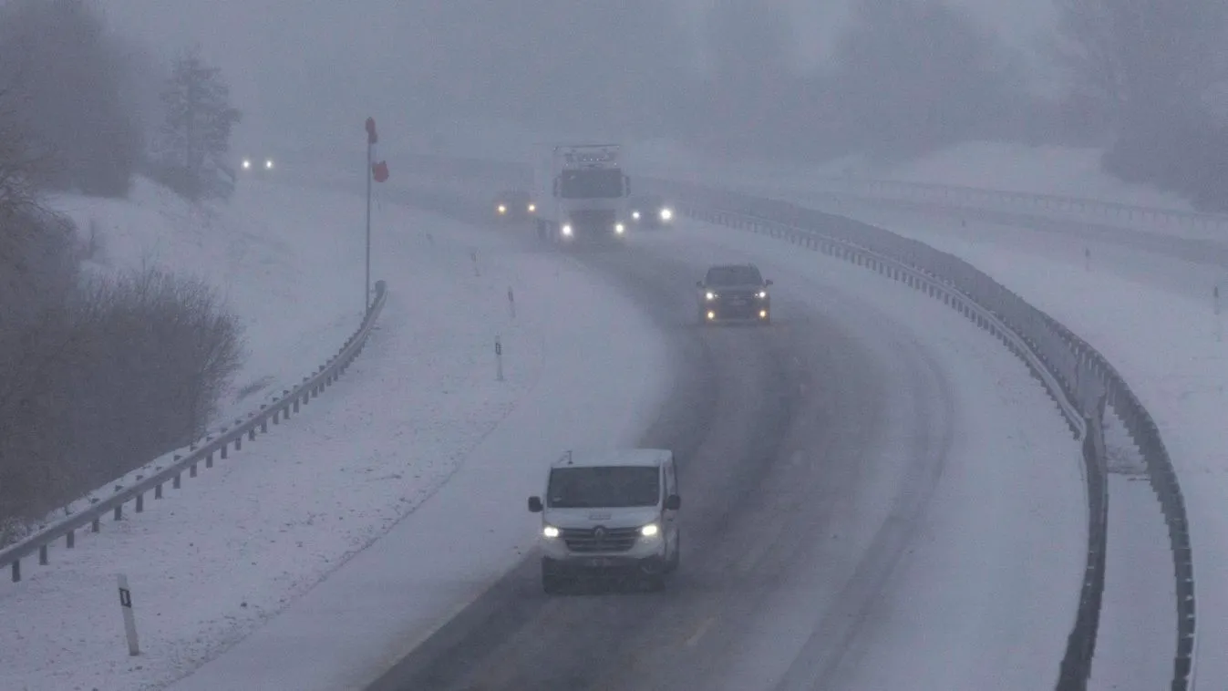 Brutális halálos baleset az M6-oson, kétszer is elütöttek egy embert