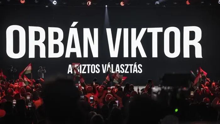 „A biztos választás a Fidesz, nem most kell kísérletezni” – Szalai Zoltán és Mráz Ágoston Sámuel elemzése a Fidesz-kongresszuson
