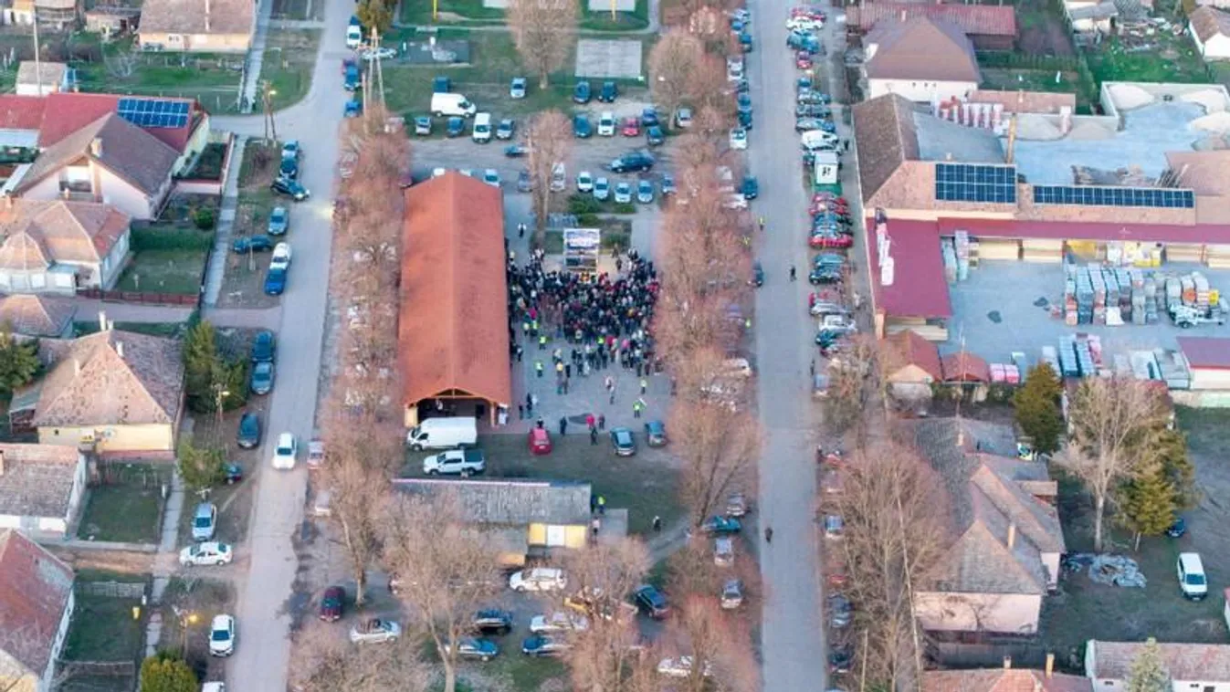 Magyar Péter inkább lekapcsoltatta az élő közvetítést, annyira kevesen voltak rá kíváncsiak