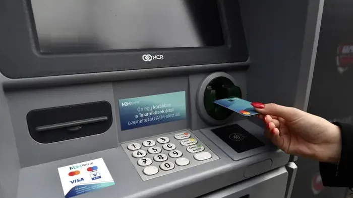 Február 1-től 300 ezer forintot lehet ingyenesen felvenni