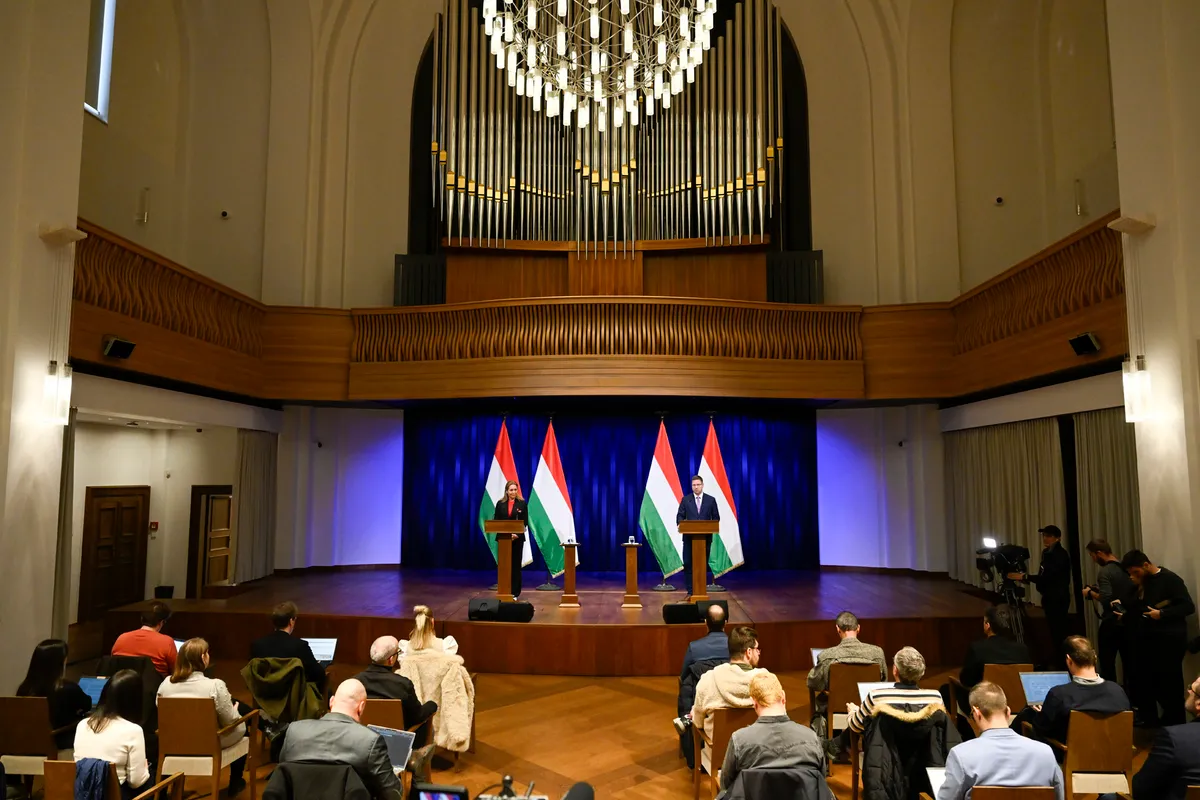 GULYÁS Gergely; VITÁLYOS Eszter