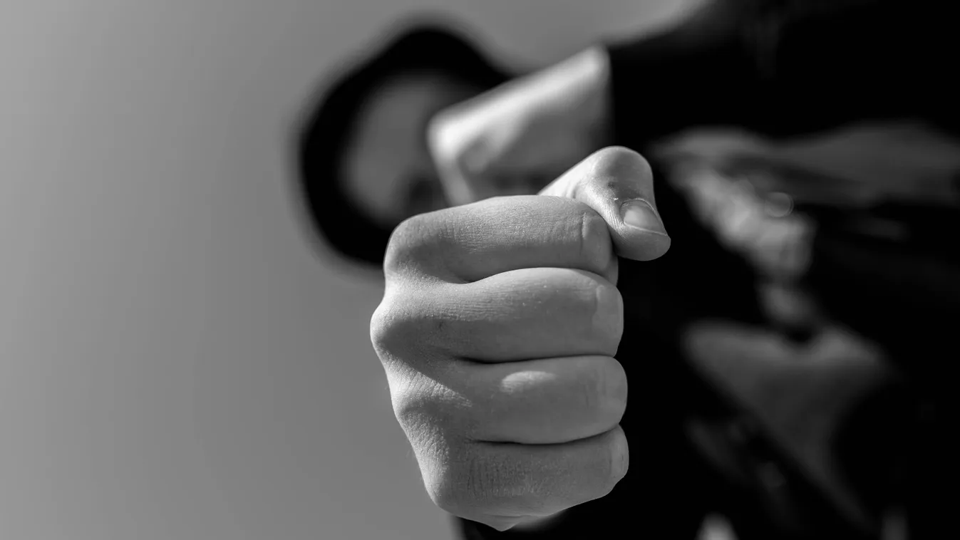 Megütötte az igazgatóhelyettest, egy diákot pedig megvert a ceglédi gimnazista