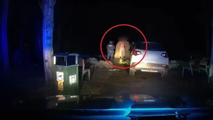 Menekült, majd vetkőzni kezdett igazoltatás közben Zamárdiban