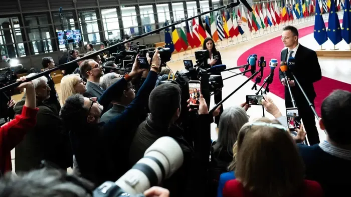 Szijjártó Péter: Ukrajna Brüsszellel és a magyar ellenzékkel játszik össze