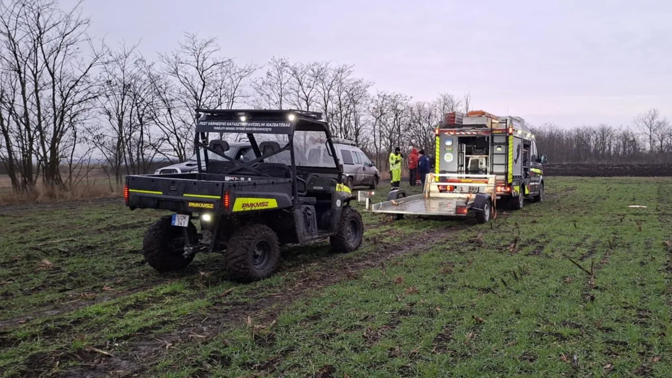 Gyanús autót találtak Farmosnál, rendkívüli hír érkezett egy eltűnt személyről