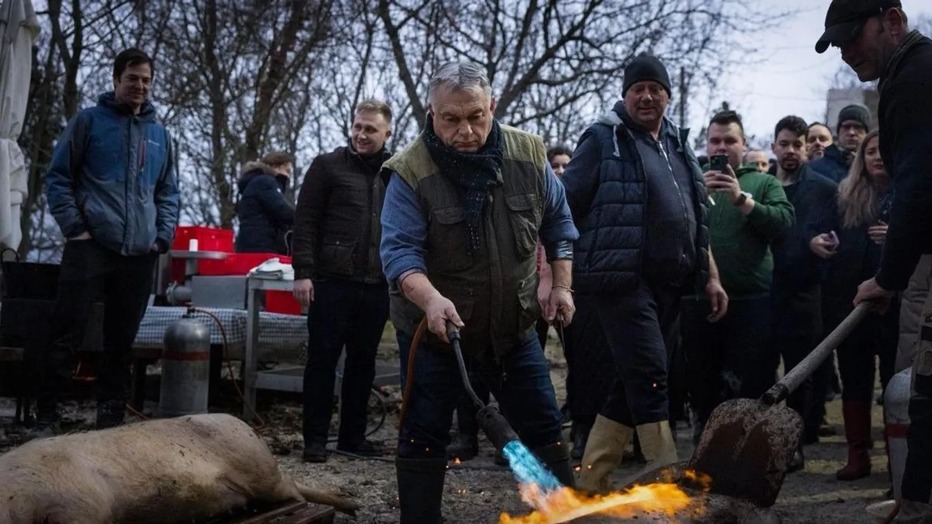 Disznótorral kezdődött a vasárnap Orbán Viktornak