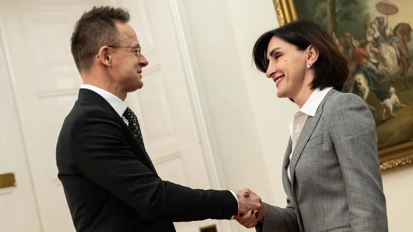 Szijjártó Péter szerint új világrend jön: aki enged a zsarolásnak, elbukik