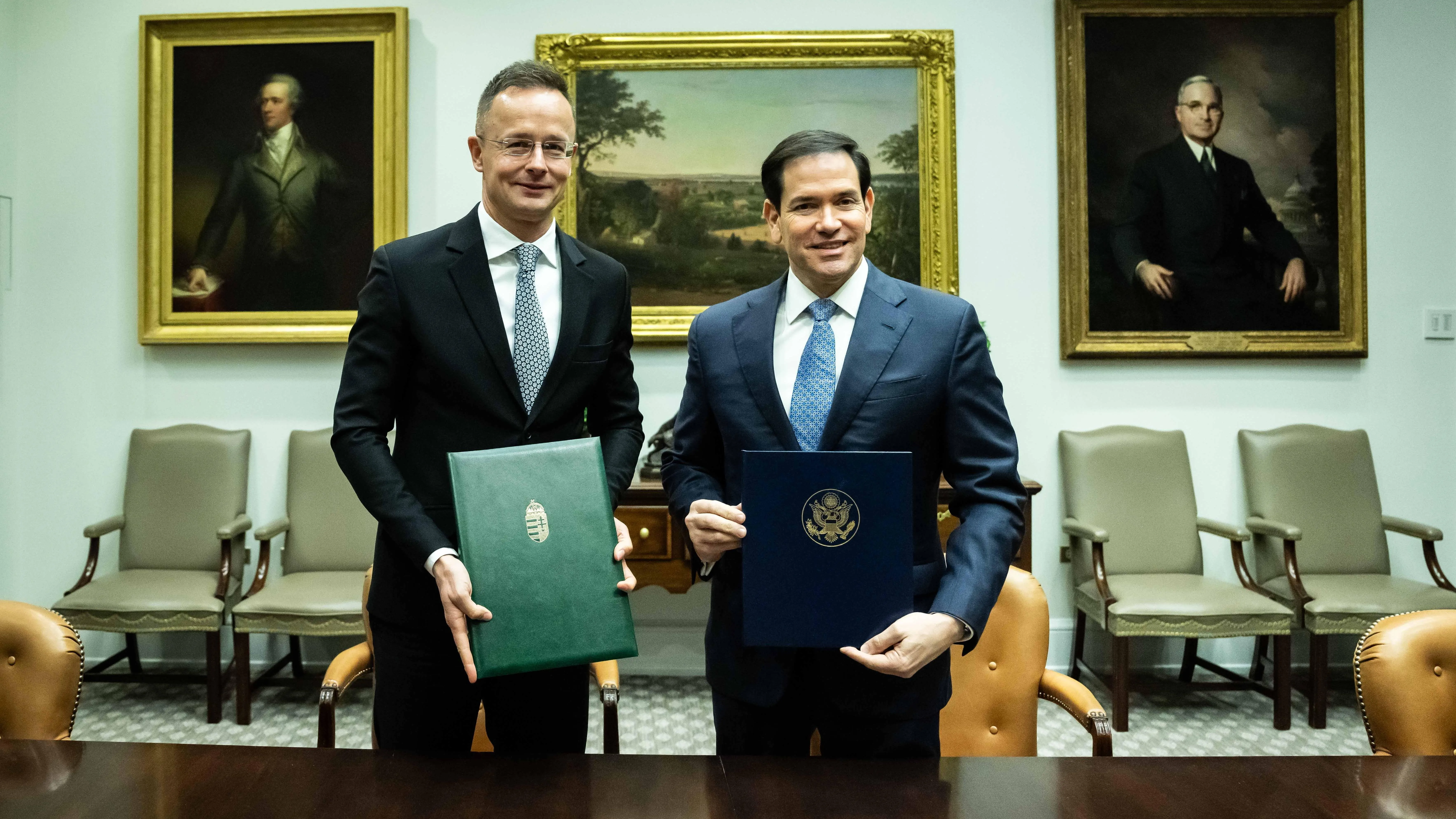 Amerikai és kínai külügyminiszter is Magyarországra érkezik