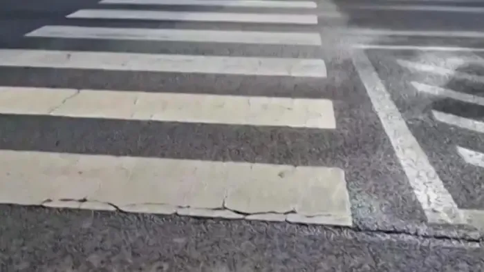 Zebrán és járdán akart gázolni egy nő Győrben