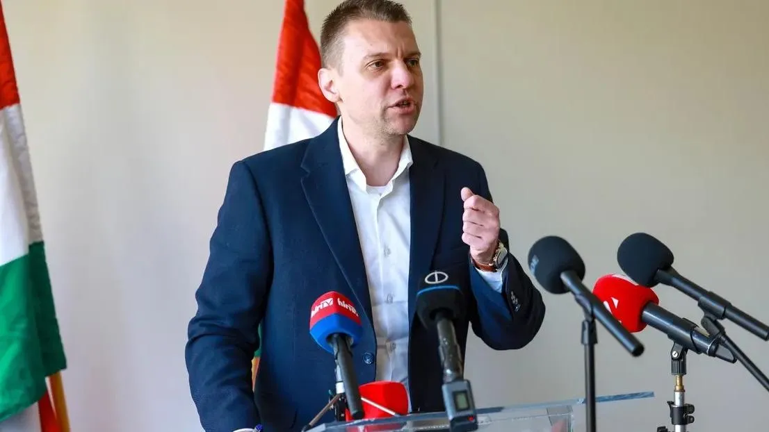 Menczer Tamás elárulta, hány Shell részvénye van a tiszás ellenfelének