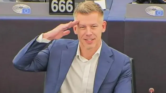 Von der Leyen telefonon egyeztetett Magyar Péterrel: világossá vált a Tisza Párt célja - Videó