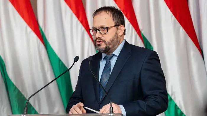 Magyar Péter embere megfutamodott, amikor a riporter Csercsa Balázs állításaival szembesítette + Videó