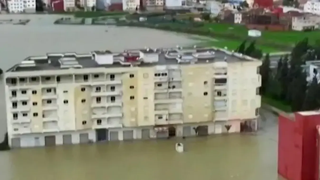 Tízezreket evakuáltak a heves esőzések miatt Marokkóban