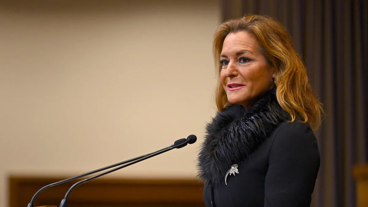 Vitályos Eszter úgy véli, a magyarok jövője miatt fontos kitölteni a nemzeti petíciót