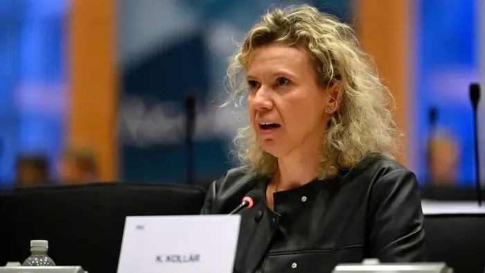 Madeirai luxusvilla, elképesztő részvény- és kötvényportfólió – így él Kollár Kinga, az EU-források visszatartását ünneplő tiszás