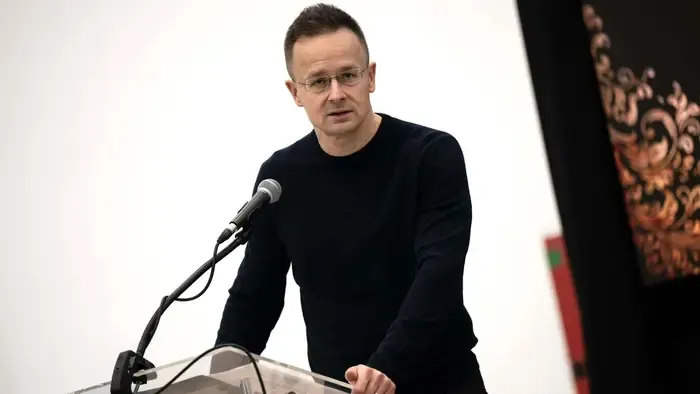 Rendkívüli bejelentés: Amíg nem indítják újra a kőolajszállítást, Magyarország blokkolja a 90 milliárd eurós ukrán hitelt – videóval