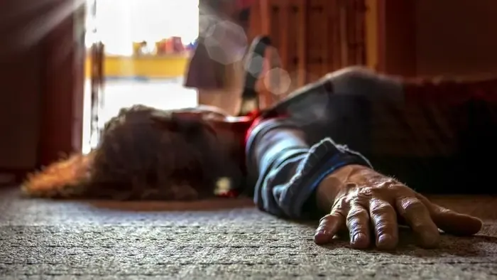 Szíven szúrta feleségét egy férfi, enyhíteni akarta szenvedését