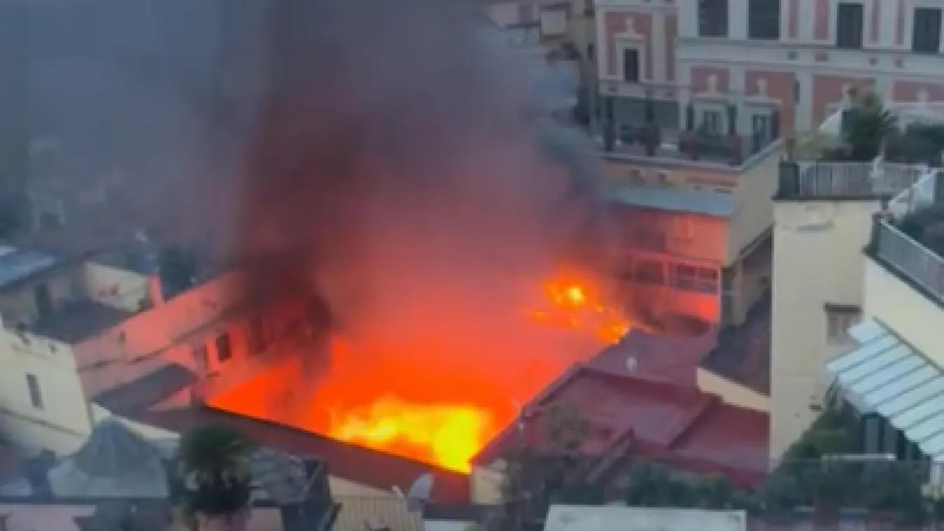 Lángok martalékává vált Nápoly ikonikus színháza