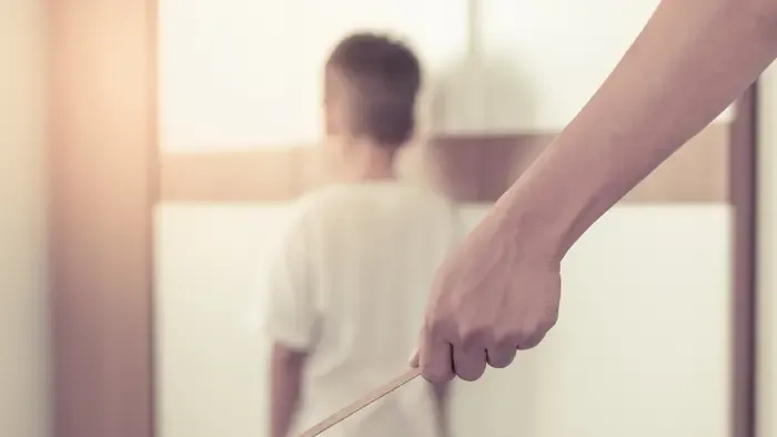 Két kisgyereket is megvert egy bölcsődei nevelőnő Érd mellett