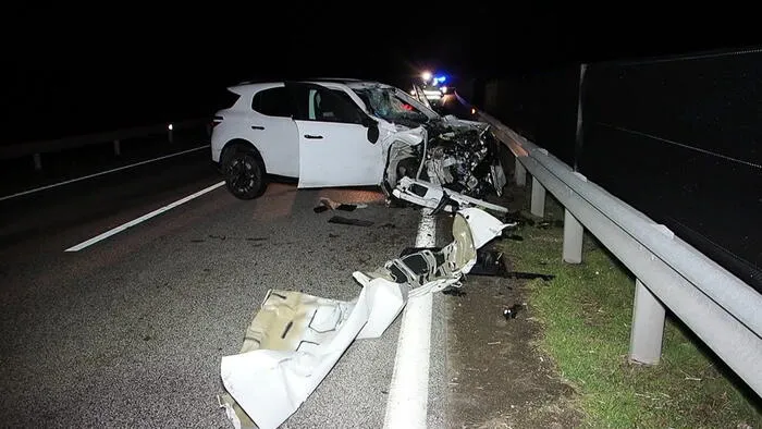 Fékezés nélkül csapódott a kamion rakományába Kunszentmártonnál - Videóval