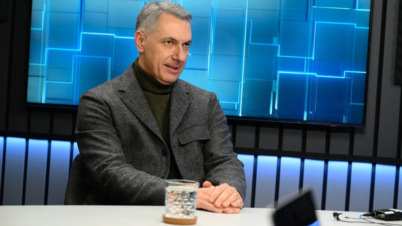 Lázár János kiadta az ukázt: magyar kisker magyar kézben!