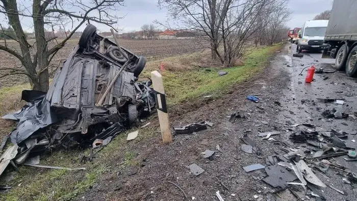 Tragédia az 51-es úton: egy ember szörnyethalt – fotóval