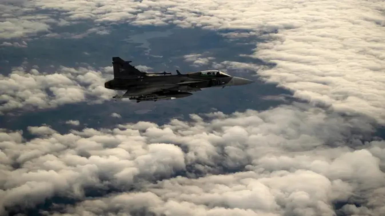 Gripen húzott el Debrecen felett, félelmetes jelenségre figyeltek fel a helyiek