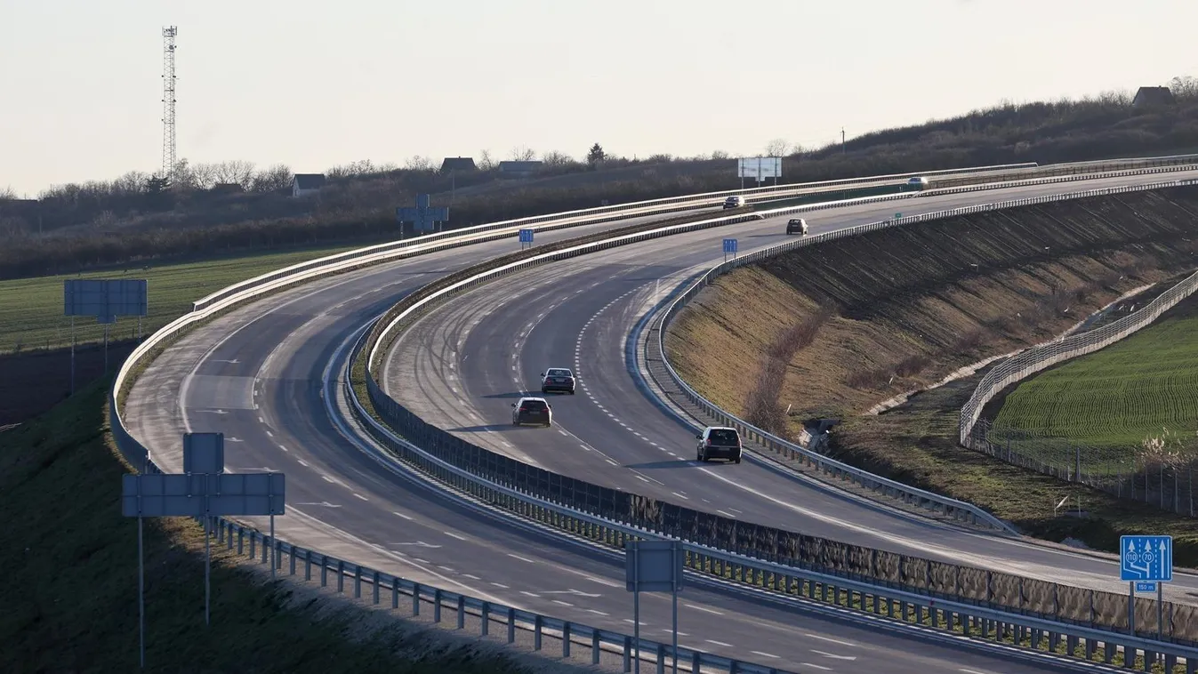 Pláza épül Budapest közelében, pár hónap múlva lenne a kapunyitás