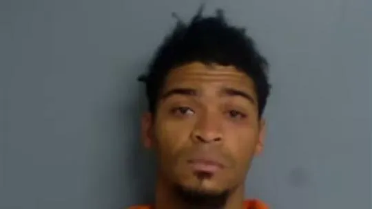 Napokig fogva tartotta, majd kiharapott egy darabot a nő arcából