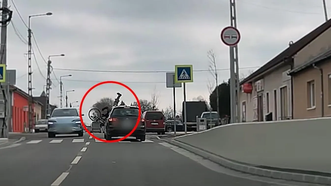 Videón, ahogy a levegőbe repül egy biciklis Dunaharasztiban