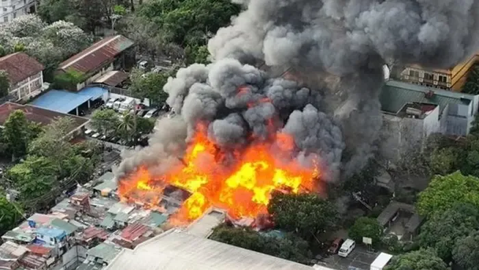 Háromszáz ház égett le, miután egy férfi rajtakapta hűtlen feleségét